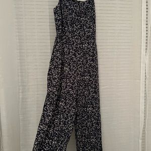Old navy floral romper! Womens size small! No tears or stains with straps!